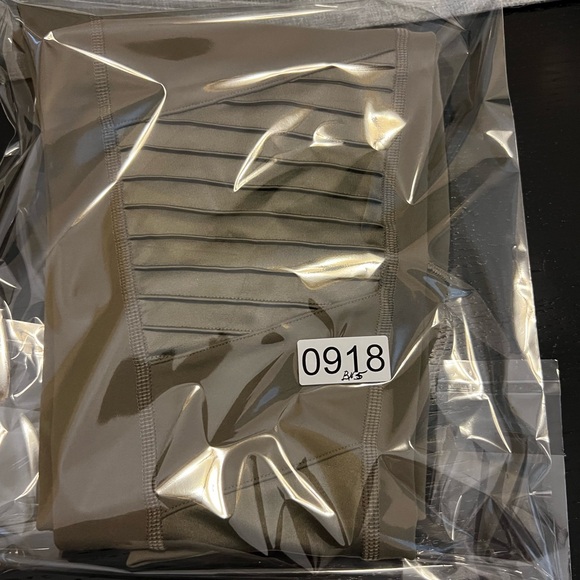 B15 Alo Olive High-Waisted Leggings Size S - Picture 14 of 15